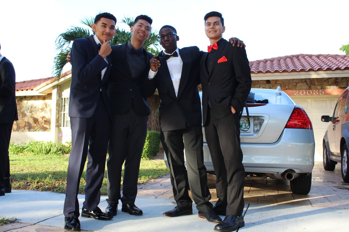 cruzinant's tweet photo. Prom was fun with the homies!!! Thanks for making it a fun night. https://t.co/PJlmfjhuN4
