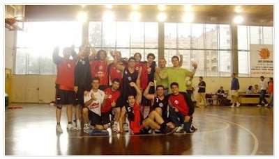 TripleDobleOID's tweet photo. Equipo del @CDEstela que ascendió a #LigaEBA en 2008... Hoy, 9 aňos después, jugarán por ascender a #LEBPlata vs. @realcanoe.#marearoja https://t.co/itcyUR62qd