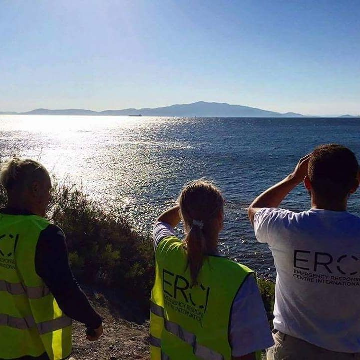 ERCIntl's tweet photo. Help us to continue to save lives and #Donate today; https://t.co/IZLn7SxBlS
#Retweet #ERCIsar #Lesvos #RefugeeCrisis https://t.co/c5GgfmFYqk