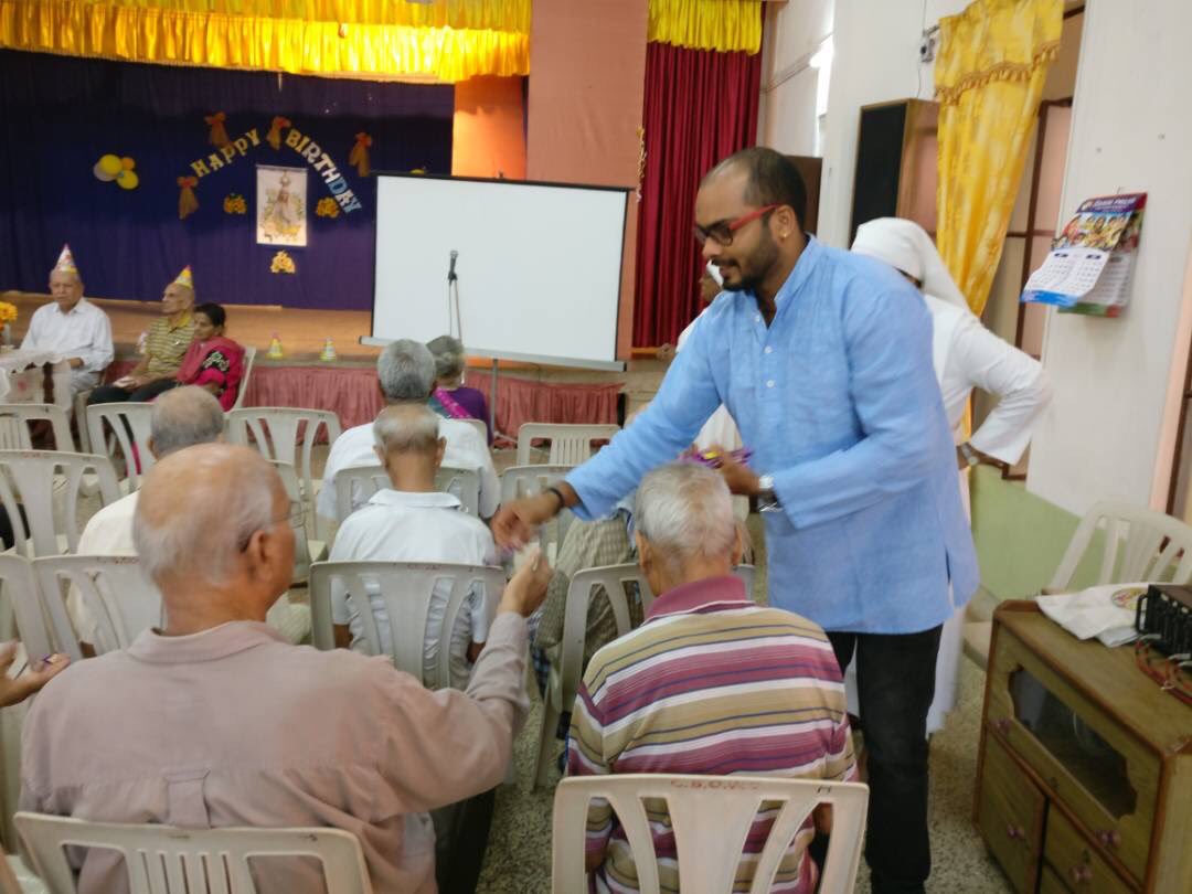 vanitha1189's tweet photo. Birthday babies @ Little sisters of the poor @Mphasis @MphasisCareers @Ashwilsalins @AnoopKumarPL @sanbolooR @deepakraj4030 @BenSubbarao https://t.co/zTAQsBJBXB