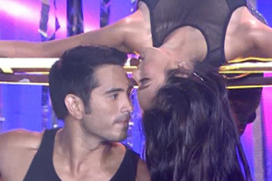 ABSCBNNews's tweet photo. WATCH: Kim, Gerald in sizzling dance number https://t.co/E9a60A0vPo https://t.co/05tAqIrLdy