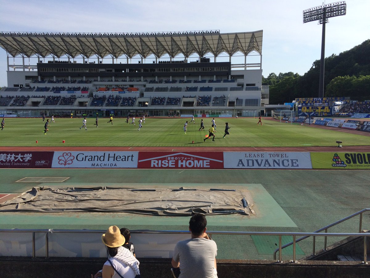 明治安田生命J2リーグ FC町田ゼルビア 対 大分トリニータの世紀の一戦を見に、町田市立陸上競技場におる！