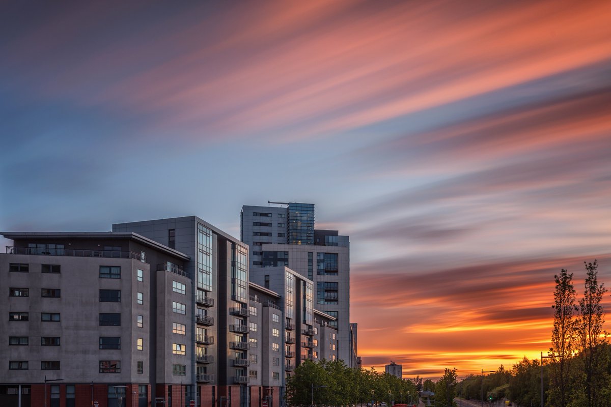 rgcxyzee's tweet photo. Some nice light at Glasgow Harbour last night #sunset #glasgow #scotland #longexposure @CanonUKandIE @LEEFilters https://t.co/OFVx50ullM