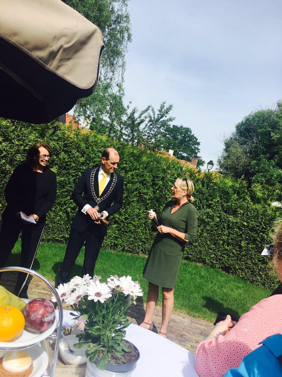 Opening #FRED door <a href="/Inge_Geessinck/">Inge Geessinck</a> @hwhoving en <a href="/sanderschelberg/">BM Sander Schelberg</a> #mooiweer