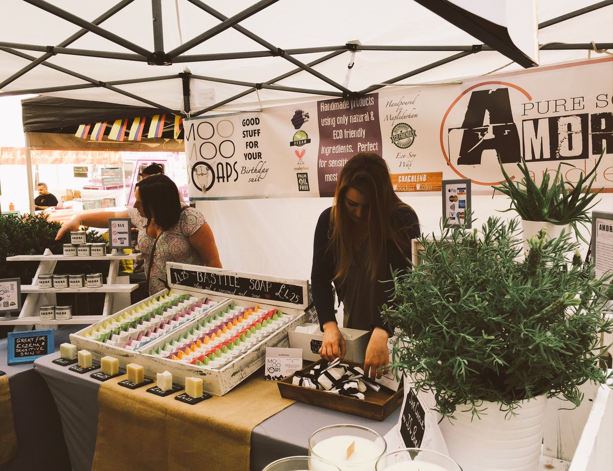 AMORACandlesuk's tweet photo. #Richmond is full of sunshine today. Excited to be here at Duck Pond Market with @MooMooSoaps 😍 https://t.co/Q43bJMm7M7