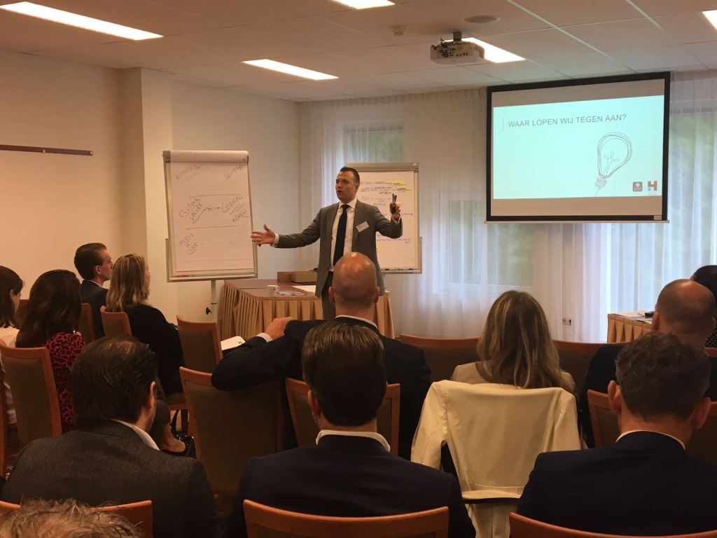 DimiTops's tweet image. Wat is het geheim van de lerende organisatie? Q-staff neemt je mee. q-staff.eu/geheim-van-de-…