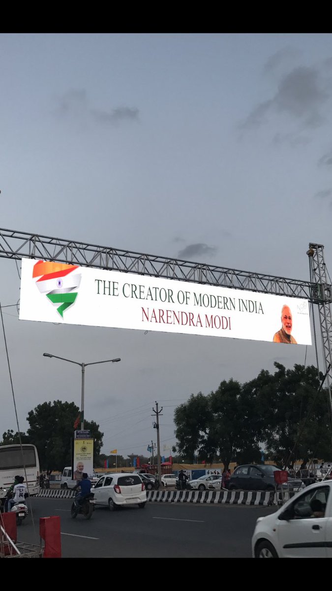 kuldeeprao0's tweet photo. #डिजीटल_ईन्डीया केप्रणेता गुजरात के सपूत को उनकी शैलीमें स्वागत करने के लिऐ कच्छ तैयार . @rajnathsingh @PMOIndia
#Digital_PM @narendramodi https://t.co/NgOmApFDML