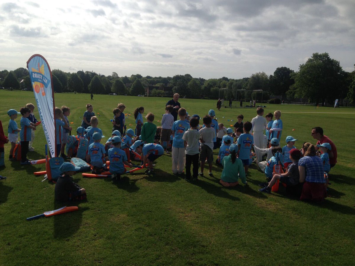 LCC_swans's tweet photo. It was all go @LCC_swans as we kicked off our @allstarscricket sessions 👍
80 kids, 90 mins of fun &amp; mayhem 🤣
#SwansFamily
#CygnetsToSwans https://t.co/MK2QCrKUsv