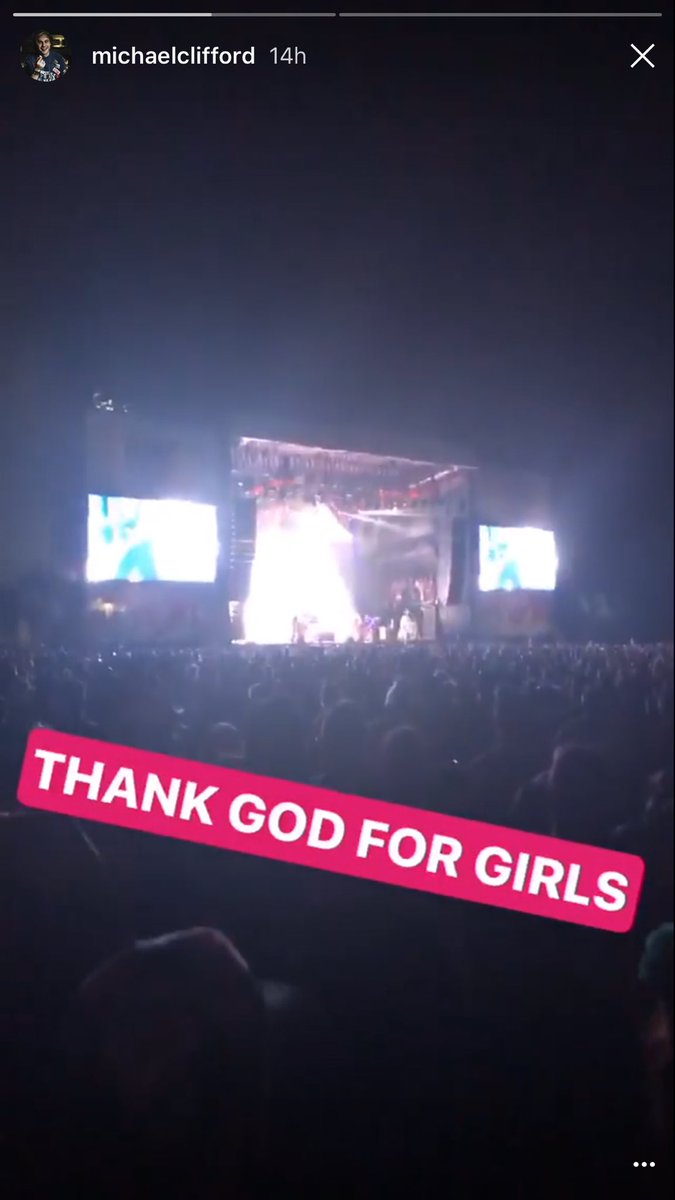 GabyHdz18_11's tweet photo. @5SOS @Michael5SOS @crystalleigh Michael y crystal en un concierto anoche ❤️ en historia de IG ❤️ #5SOS3 #5sosBBMAs #5sos3album https://t.co/2Lzk78gyQU