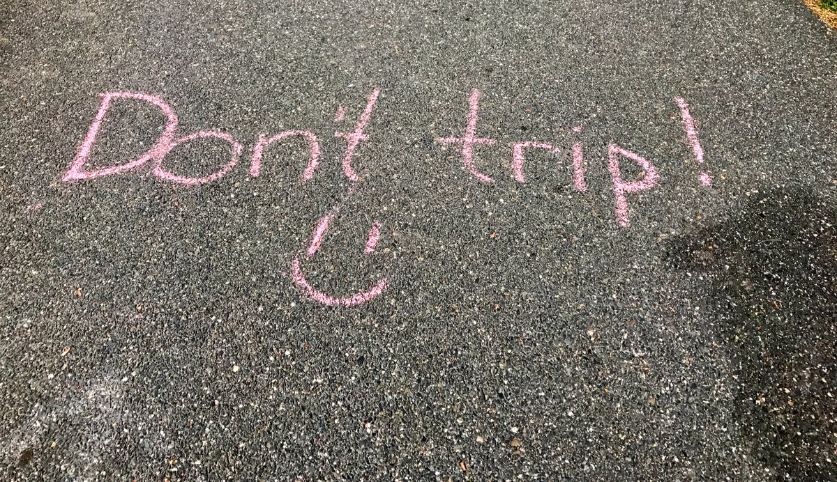 mtholyoke's tweet photo. #MHC2015 left encouraging and loving chalk notes for #MHC2017 to find this morning #mhcreunion #mountholyoke https://t.co/i1oec8RDk3