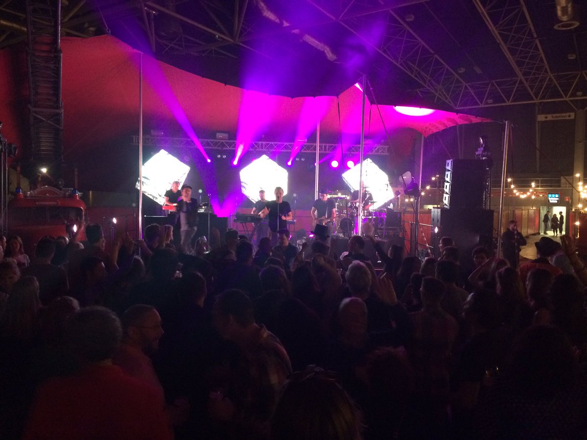 annecarinha's tweet photo. Gister 100 jaar #Jaarbeurs Personeelsfeest https://t.co/7C6K8R5Fbn