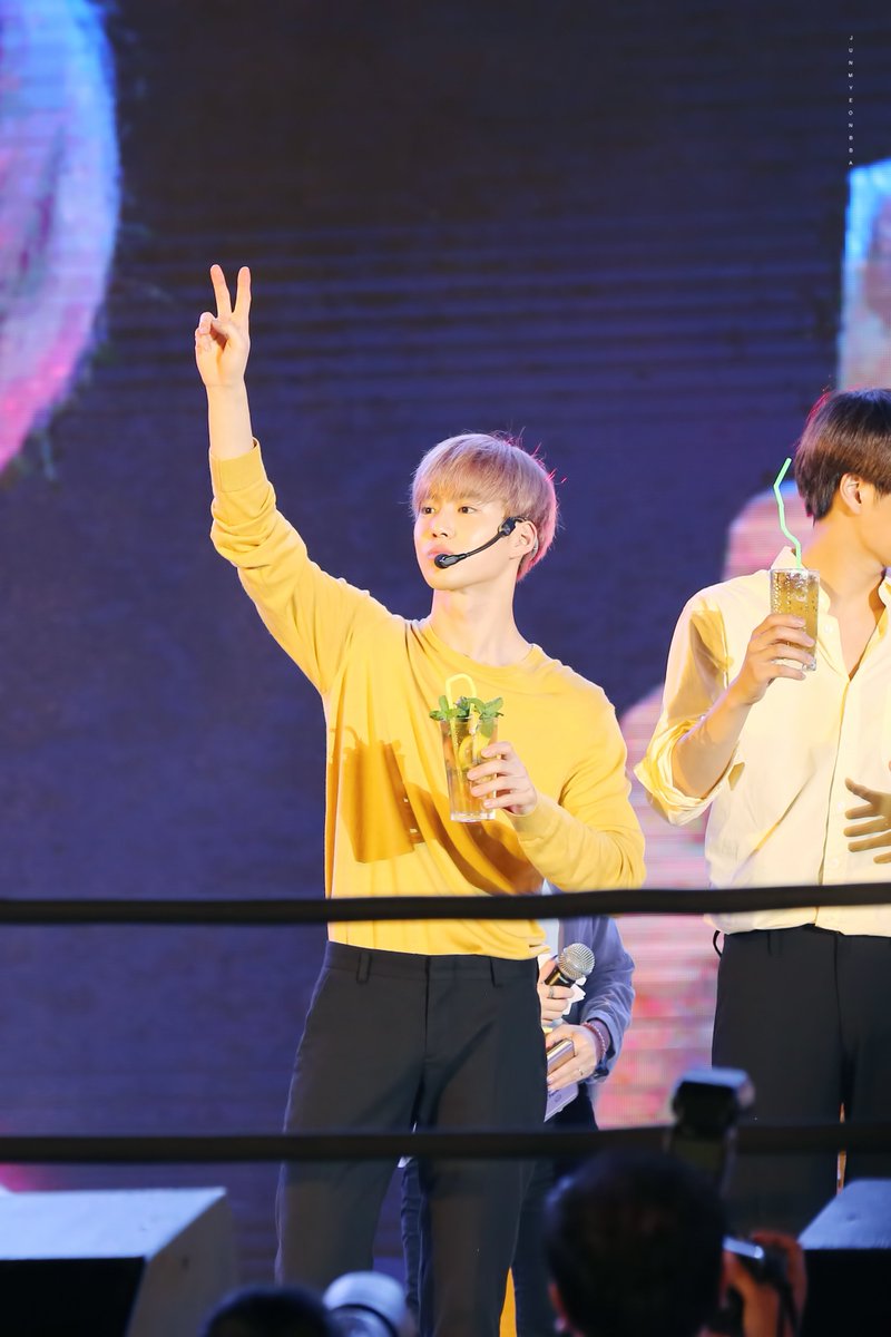 토끼왕자님의 생일을 축하합니다 v'^'
i.imgur.com/hdLMyz2.jpg
#HappySuhoDay #준면아생일축하해