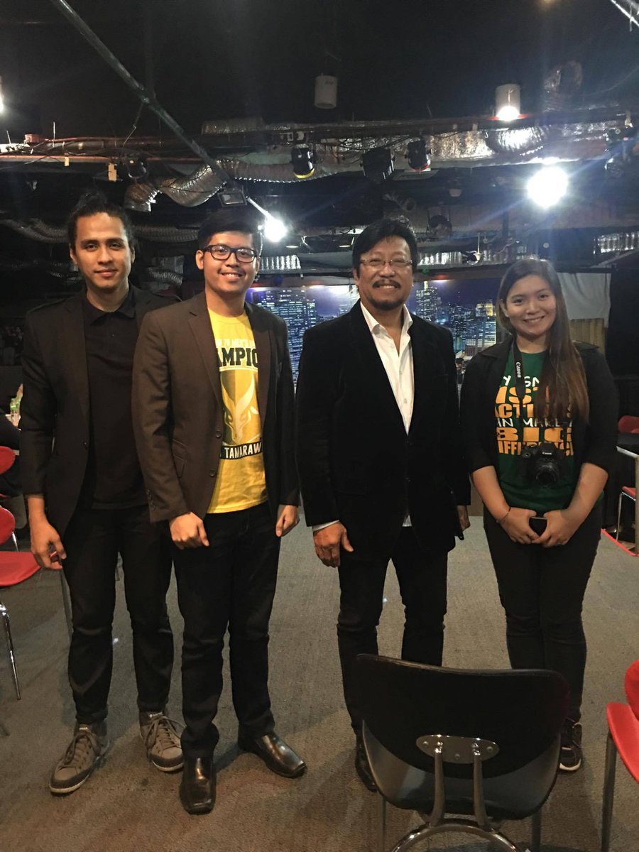 The Komplementary News team with Mr. Rey Langit.