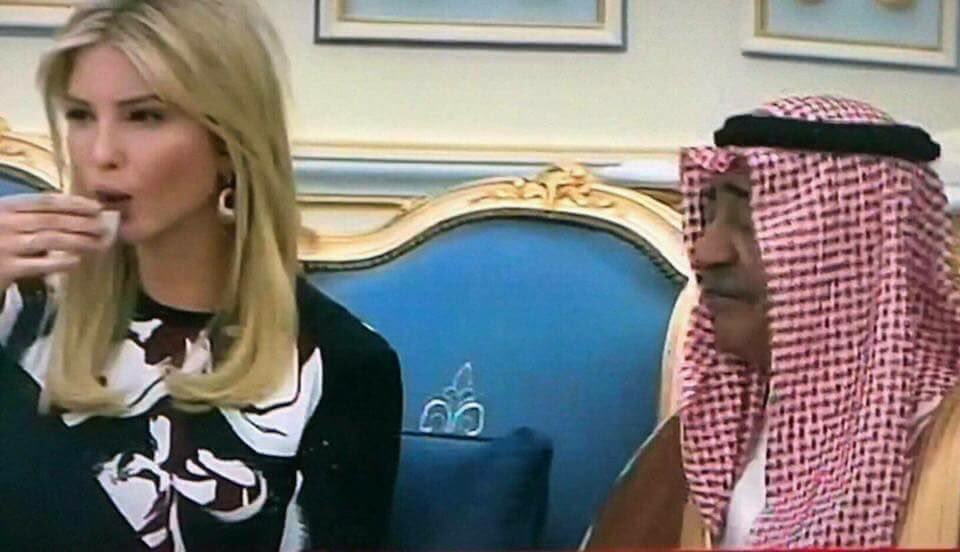 FadilKinq's tweet photo. صافن وافكر بيك وناسي امتحاني 
اشرب نفط بكلاص حسبالي راني 
(( هذا حال ابو.عگال  )) https://t.co/Oz9LkcJEkU