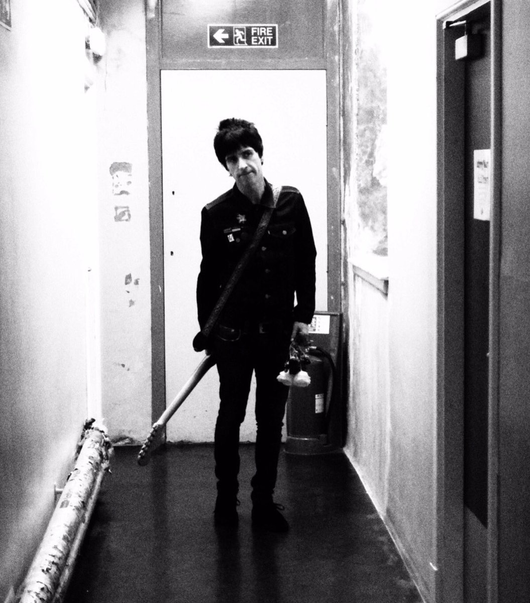 JMarrvellous's tweet photo. Caption time... 😉 #JohnnyMarr #PhotoByTheDynamicDuo https://t.co/A8bYYwhGnE