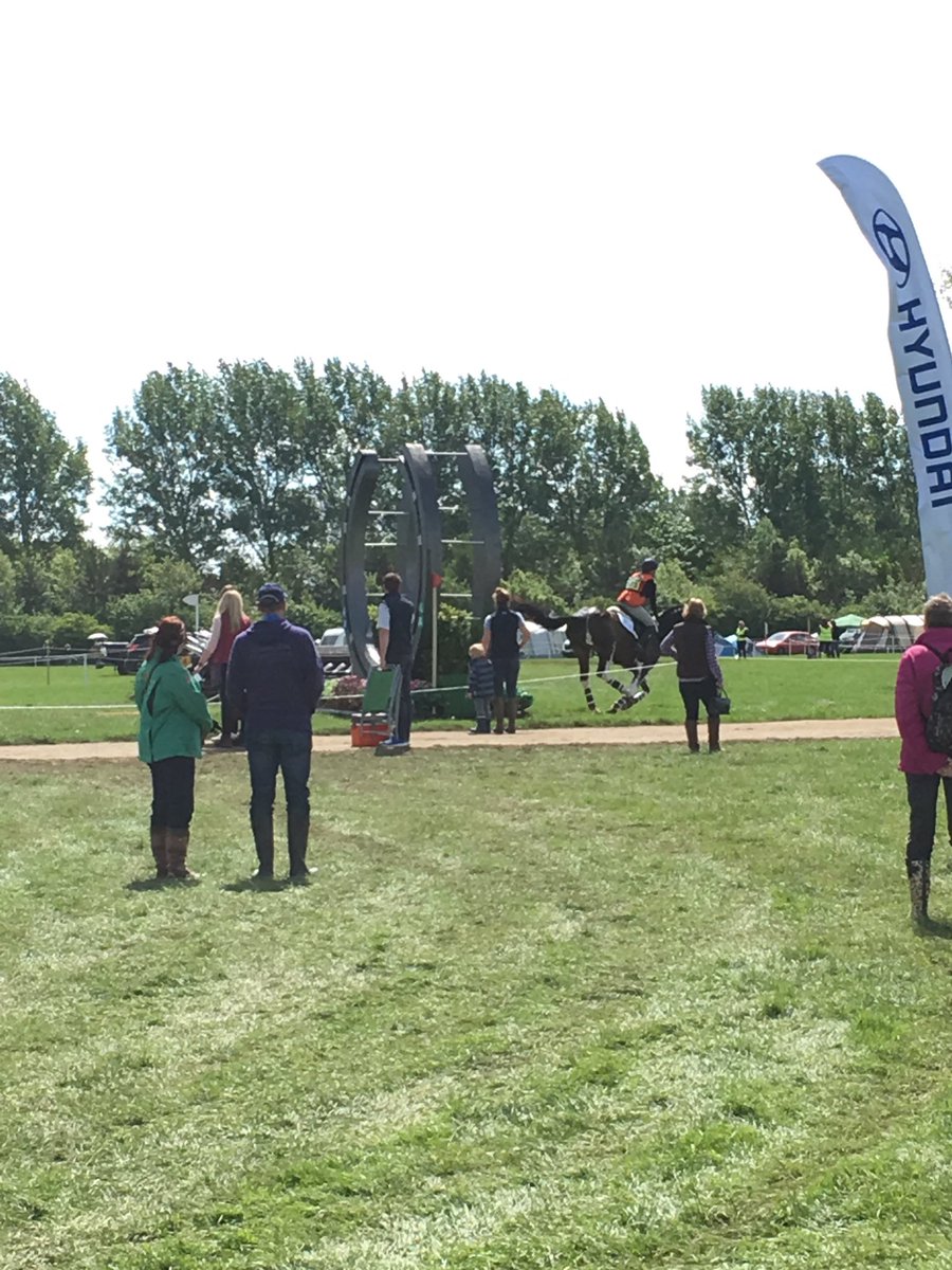 Spirit_Hyundai's tweet photo. @Dicko9 @rockinghamcastl Great day again @RockinghamLIVE #SantaFe #RockHT #RockinghamHT https://t.co/3iypZO0oc7