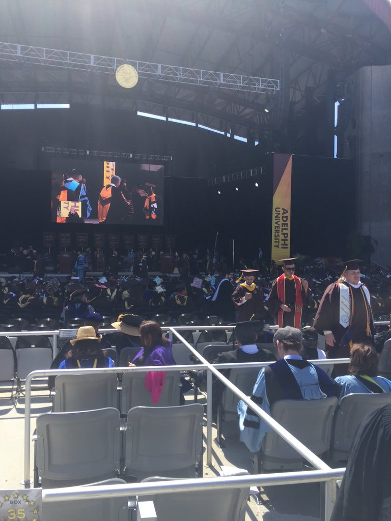 AdelphiU's tweet image. Congratulations to the graduates from the school of Nursing and Public Health! #AdelphiGrad2017