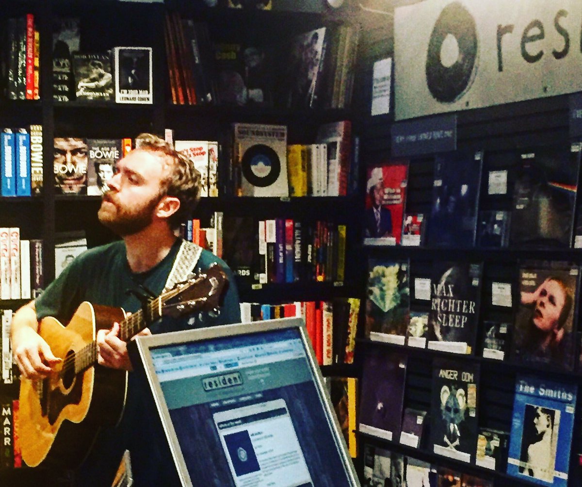 seadogmusic's tweet photo. A splendid intimate set from Will Stratton this afternoon @residentmusic #Brighton ✨👌#willstratton @rosewoodalmanac #bellaunion @bellaunion https://t.co/AOQvqCZEID