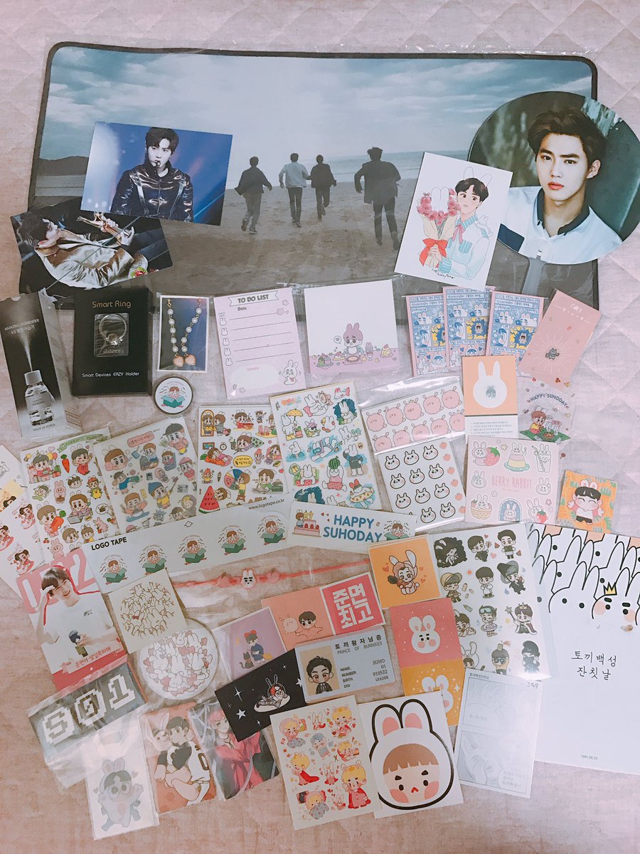 myeonzzong's tweet photo. @suho_only 
세상에 너무나 좋은 잔치얏습니다 스탭분들 부스러분들 다들 넘넘 고생하셨어용 흑흑 토끼왕국 토끼완쟈 토끼백성 만ㅅ뎨 ㅠㅠㅠㅠㅠㅠ(̥ ̥এ́ ̼ এ̥̀)
다들 토백이 길만 걸어요 🐰🐾🐰🐾 https://t.co/UbL1UNVcMA