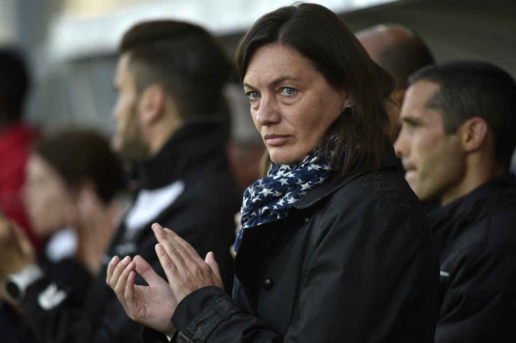 LaMontagne_TDS's tweet photo. Foot / Diacre (@ClermontFoot) : « Faire un ou deux coups » #foot #Ligue2 #Clermont #Transferts 
https://t.co/QBnlRlCum1 https://t.co/v9oqmBqXuq