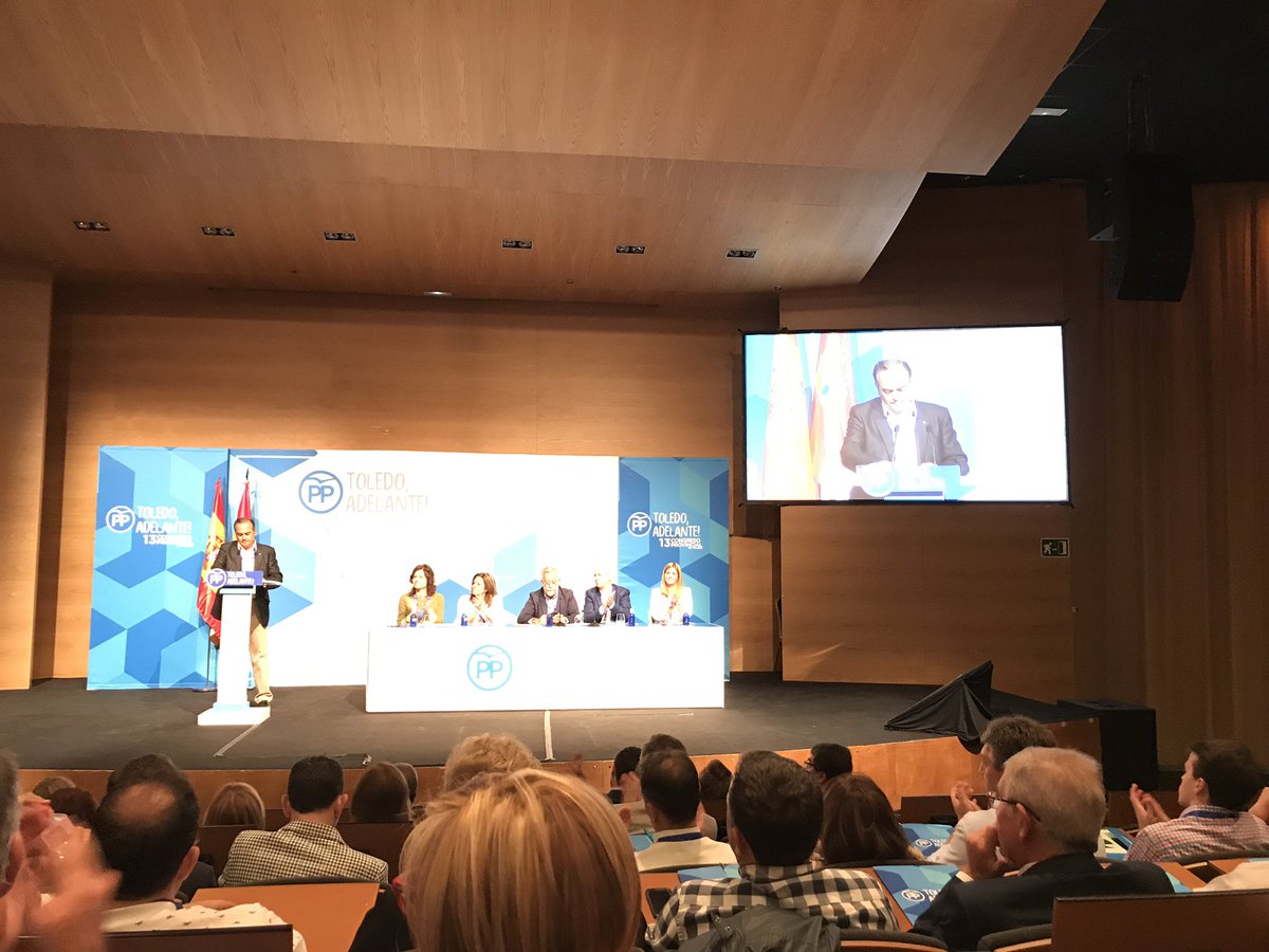 nnggtoledo's tweet photo. @JJulianjotable "por el proyecto del #PPToledo pasa volver a ganar las elecicones, regionales y locales en el 2019 #ToledoAdelante " https://t.co/7VeI2Dev7g