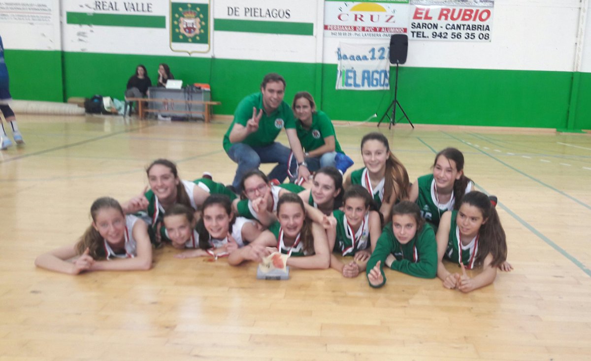 CBCalasanz's tweet photo. CAMPEONAS! 🏆🏆 https://t.co/Ho7u3qwK4L