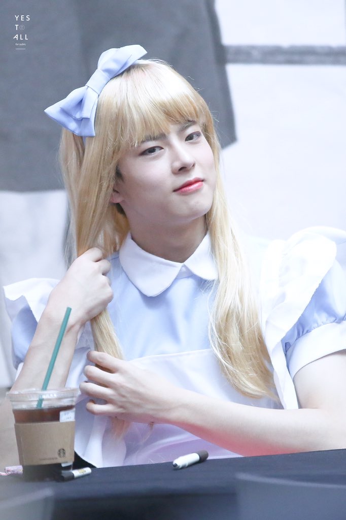 17312 여의도팬싸 
우리 숩언니 보고시퍼 ㅠㅠㅠㅠ
#빅톤 #VICTON #정수빈 #수빈 #subin 
#내가배우다