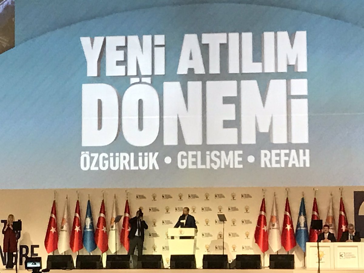 Ak Partimizin 3. Olağanüstü Büyük Kongresinde Liderimiz <a href="/RT_Erdogan/">rt_erdogan</a> tarihi konuşmasını yapıyor. #YeniAtılımDönemi