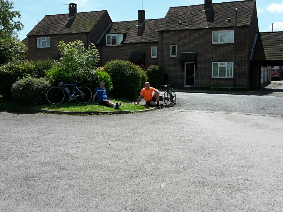 Mac_Petersfield's tweet photo. Taking a well earned break at #harting during the @LittleLumpy. Beautiful weather for it. https://t.co/VVS5eF7LCJ