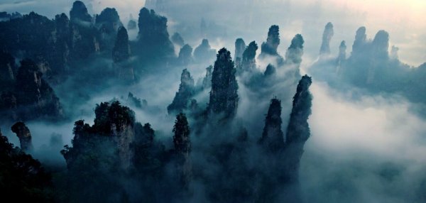 世界の絶景好き 武陵源 中国 まるでcgの世界 大ヒット映画アバターの舞台 湖南省張家界市にある 張家界森林公園 索渓谷自然保護区 天子山自然保護区などの地域からなる自然保護区の総称 T Co Isamqezakn