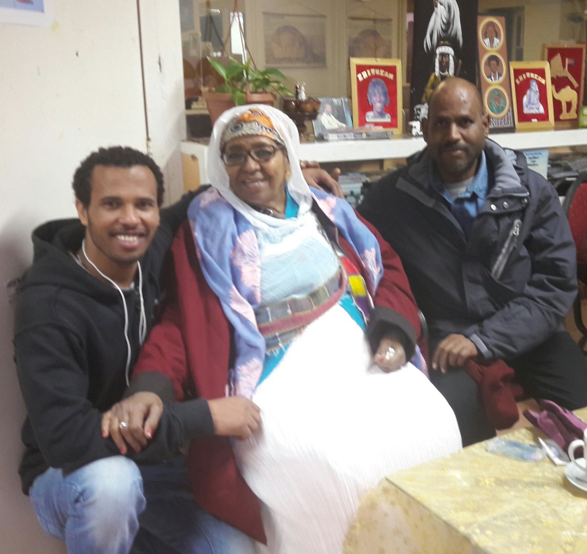 Kesetest's tweet photo. Met #legend #Tsehaytu,beraki en hawboy #knfe in Rotterdam centraal https://t.co/1mP2SMWLBf