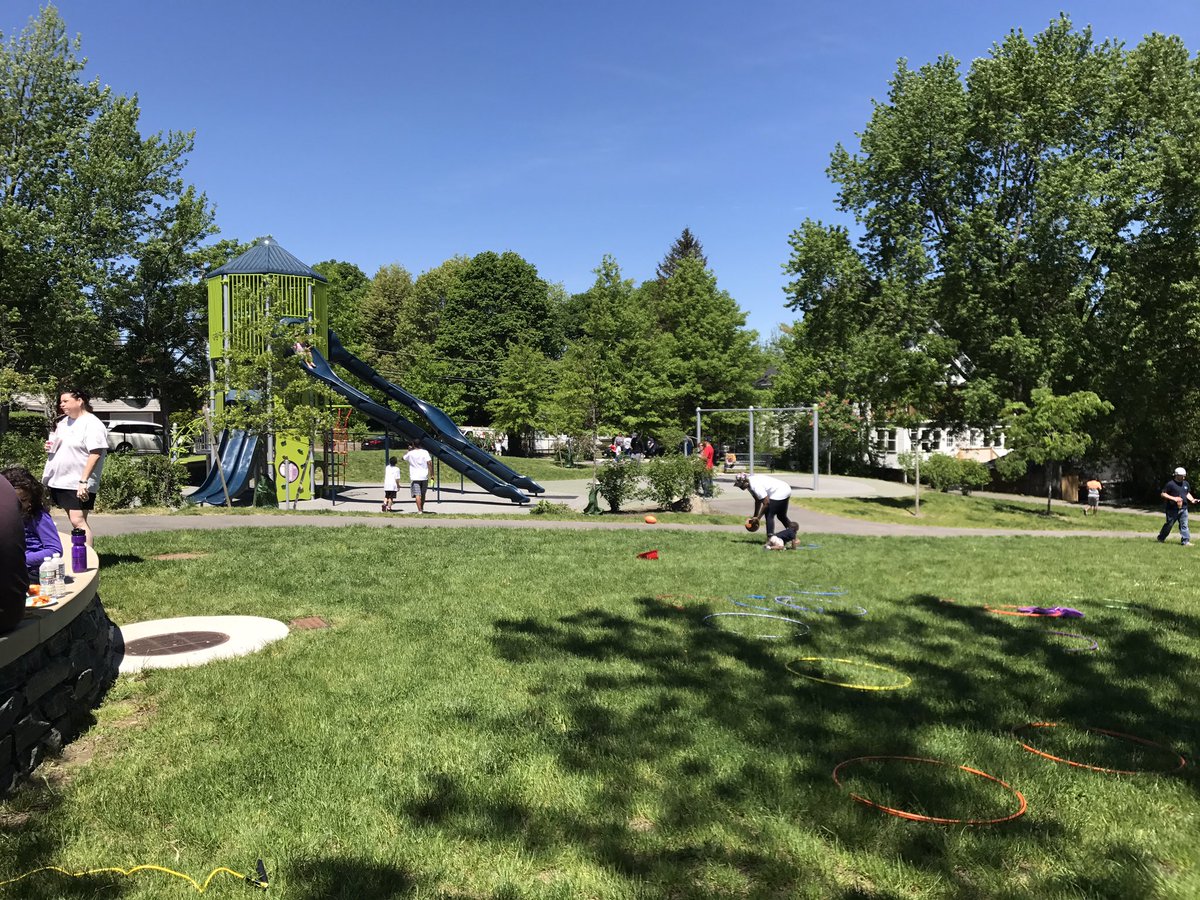 BPSChanning's tweet photo. Thank you @LaunchNorwood &amp; @StopandShop for making Channing Healthy Family Field Day a success! @BPSChanning #GoBPSChanning https://t.co/GyUnildq51
