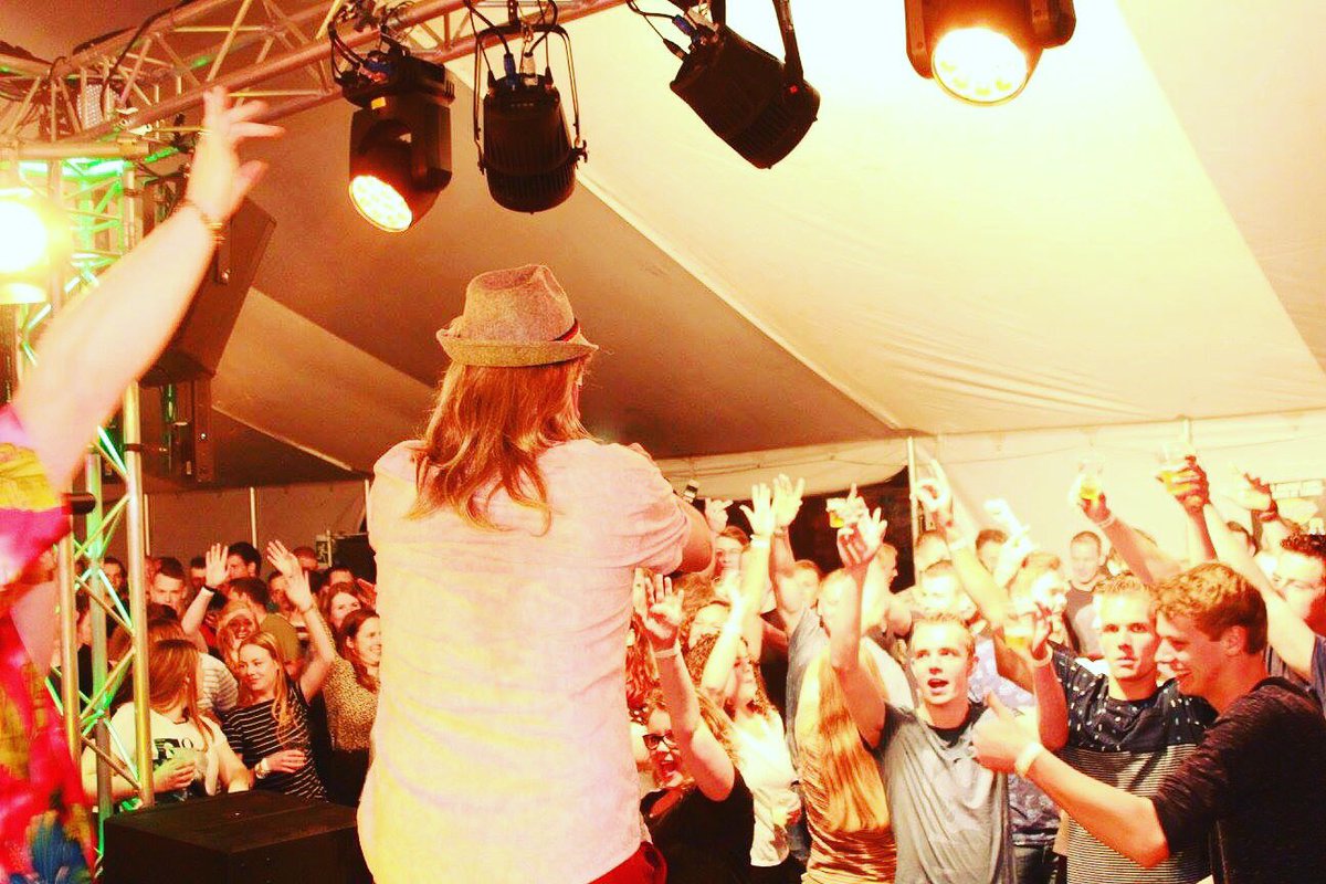 beckundbauer's tweet photo. De foto's van @PIGPOPFestival Beltrum staan JETZT online op onze fb like pagina 'Beck &amp; Bauer' #GeileZeitTour #Beltrum #Pigpop https://t.co/fpLQ136qI6