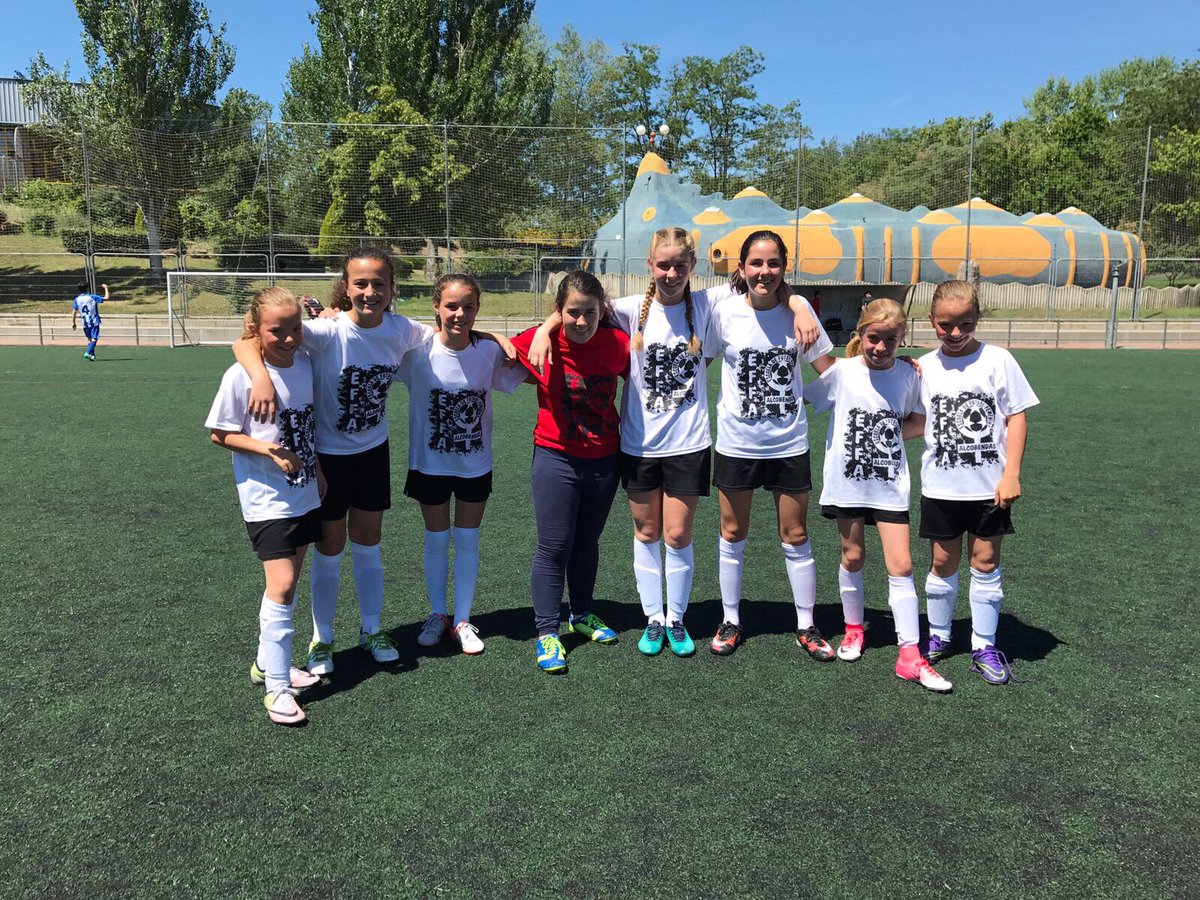 EFFAlcobendas's tweet photo. Ayer doble victoria en categoría infantil, nuestro equipo B se impuso 8-1 vs la Cabrera y el equipo A 6-4 vs Juventud Sanse B #cantera 🙌🏼💪🏼😊 https://t.co/iedyIgZFzL