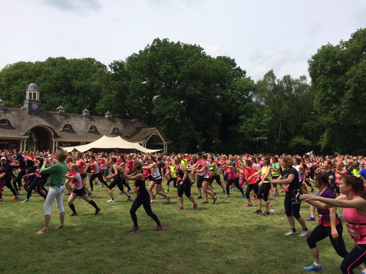 Met <a href="/LizenkaPeters/">Lizenka Peters</a> aan de start bij <a href="/Marikenloop/">Marikenloop</a> #vitaliteit #girlpower