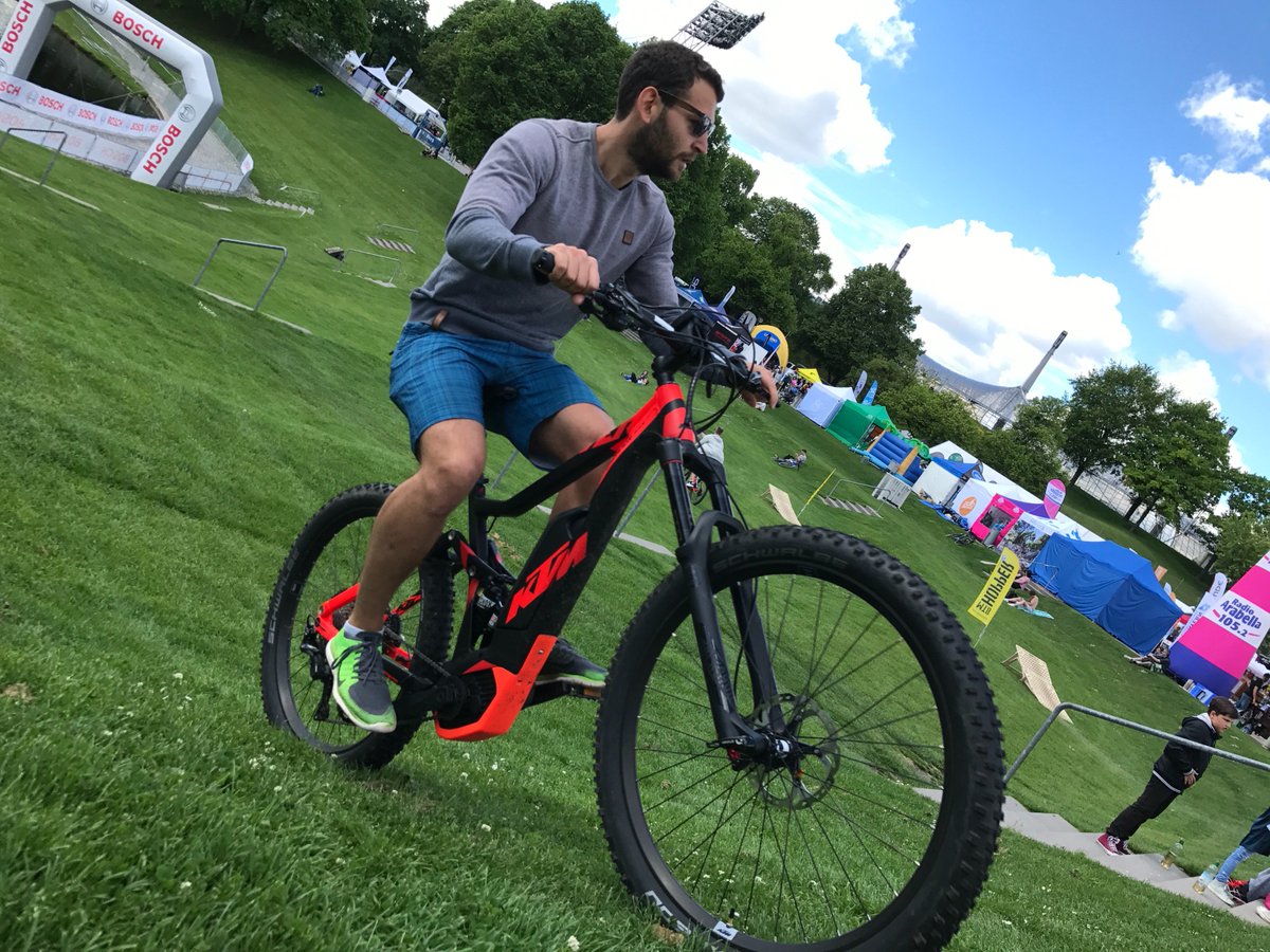 greenfinder_de's tweet photo. E BIKE DAYS München 2017: Bilder und Newsletter #ebikedays https://t.co/aXnnUTdZNt #pedelec #ebike @FLYERBiketecAG #greenfinder #EMTB https://t.co/G3nL3WdXct