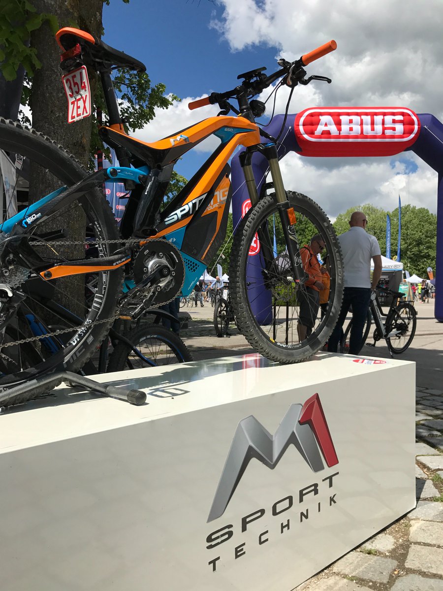 greenfinder_de's tweet photo. E BIKE DAYS München 2017: Bilder und Newsletter #ebikedays https://t.co/aXnnUTdZNt #pedelec #ebike @FLYERBiketecAG #greenfinder #EMTB https://t.co/G3nL3WdXct