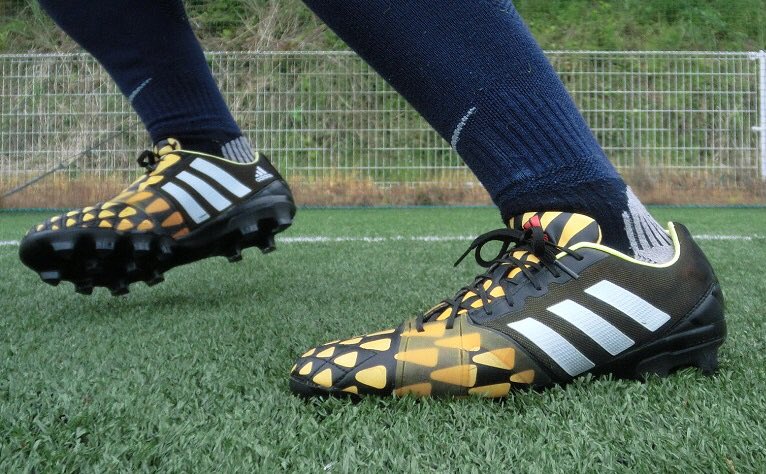 サッカースパイク レビュー】 アディダス ナイトロチャージ 1.0