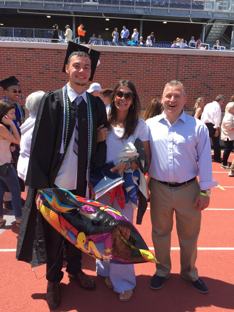 2dayspecial's tweet photo. Congrats @fiNALLEYfamous @UNHWildcats graduation! Love!!
#UNH2017 https://t.co/DyVNsF5mMm