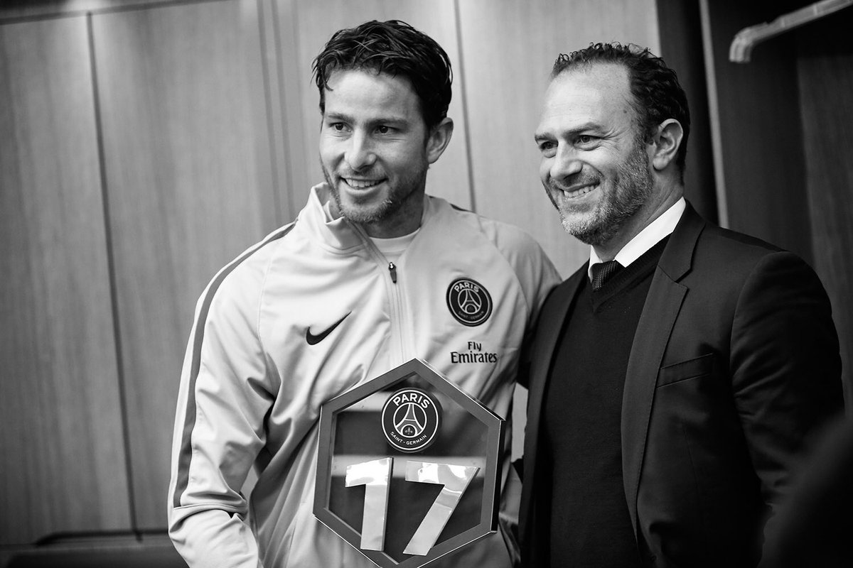 Maxwell, à jamais au premier rang de ceux qui ont rendu le @PSG_inside plus grand #MerciMaxwell