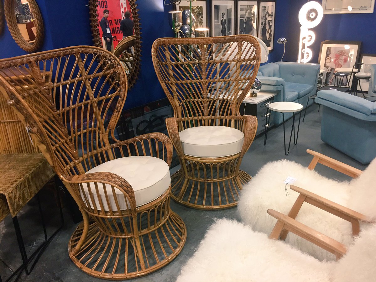v_lorelle's tweet photo. Fauteuils en osier (cf #Emmanuelle) de #GioPonti ou petit meuble orange pop #MarcHeld ?Dernières heures #LesPucesduDesign #PortedeVersailles https://t.co/XHNsY29cMQ