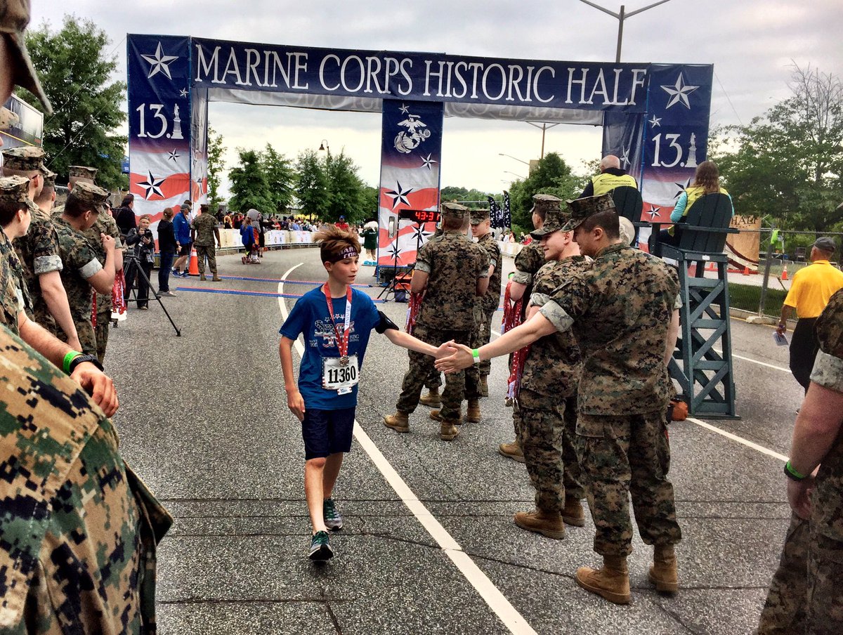 PeterCihelka's tweet photo. #flshalf #runwiththemarines https://t.co/pQJxZllSFG