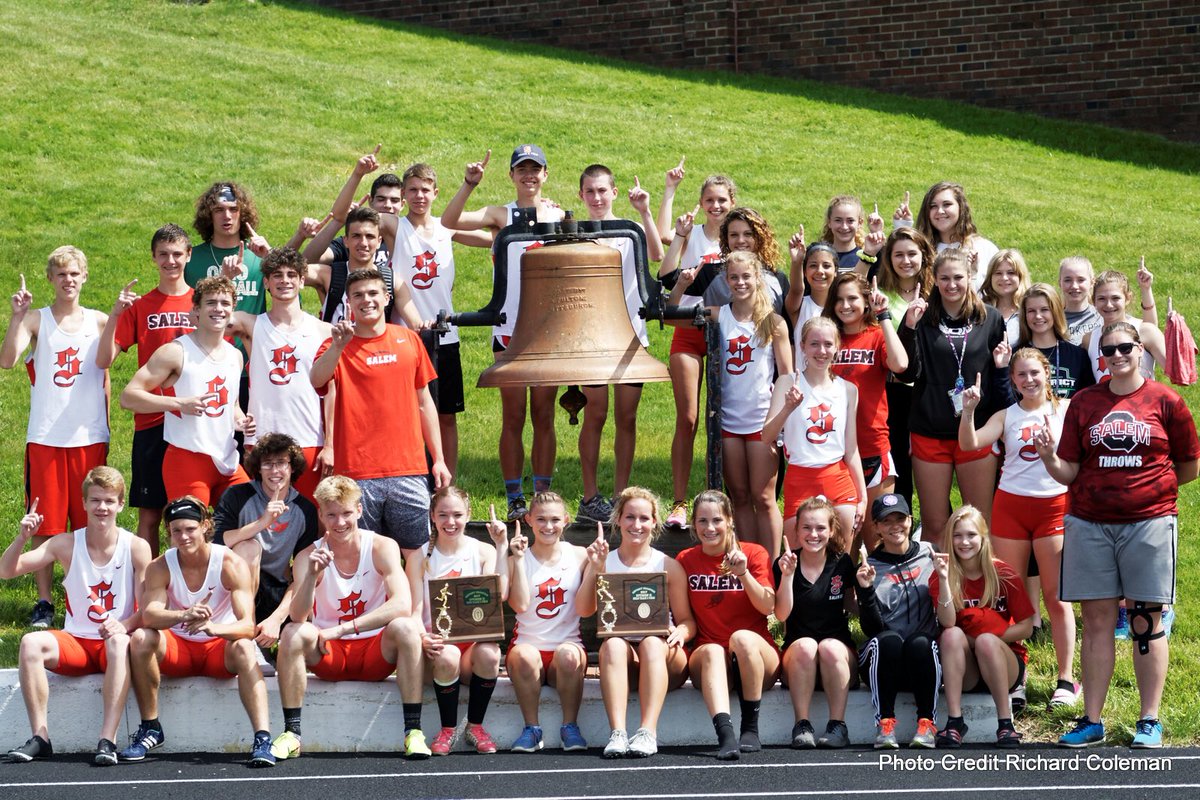 salem_track's tweet photo. #districtchamps #justthatfast #lighthouse #Quakes https://t.co/YjwdIIC509
