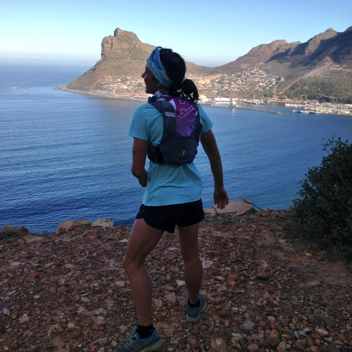 carla_vh's tweet photo. The effort is always worth it when you can appreciate such a beautiful view! #raidlight #comfort #giletresponsiv3L #210g #houtbay https://t.co/gtePJFgPjV