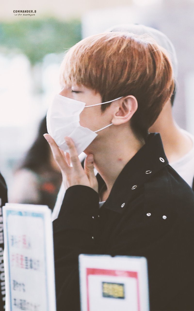 ট ইট র 胡瓜 独占欲強すぎる彼女ちゃんにつけられたキスマークを家出る直前にみつけて ちょ おまえまたキスマークつけてんじゃん 見えるとこに付けるなって前言ったじゃん へへ ベクの首ってつけたくなるんだもん ったく またからかわれんじゃん