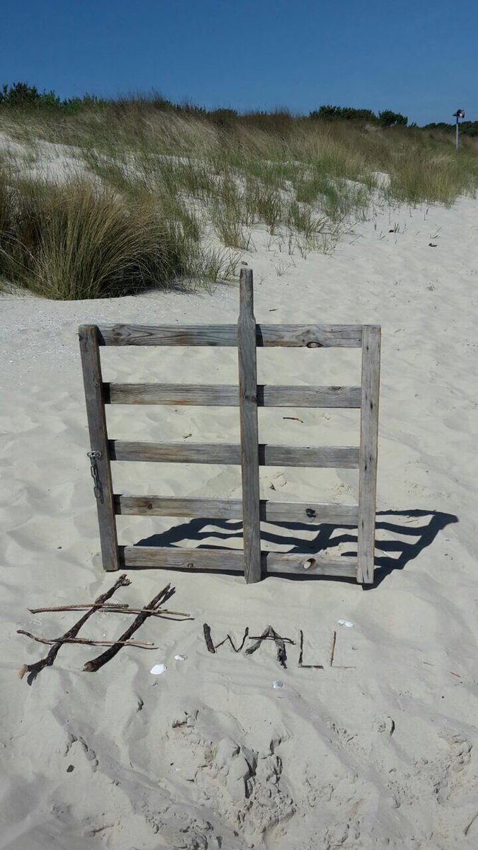 Let's make #Goldstrand9 great again. Let's Twitter a #Wall #hallunken