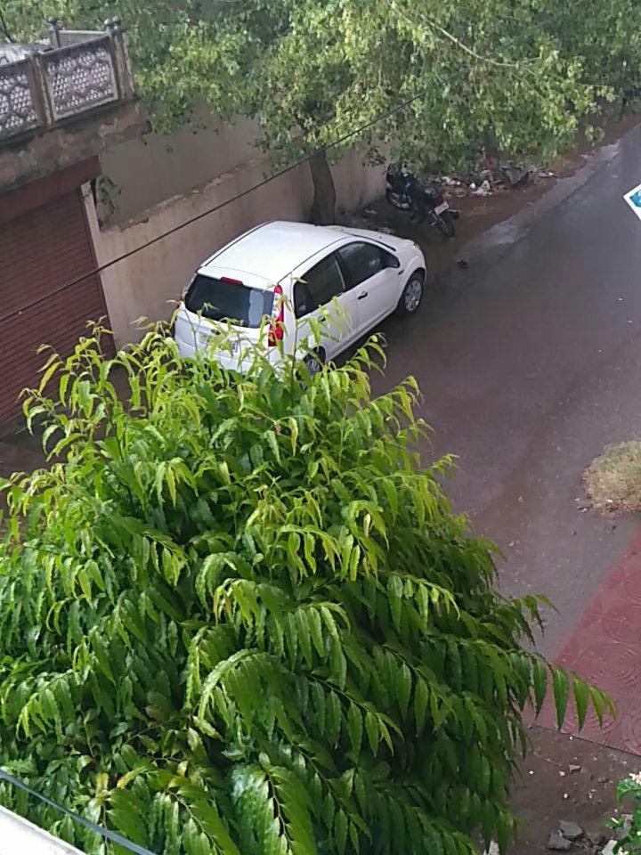 abhishekm4u's tweet image. #jaipur #pre #monsoon #Monsoon2017 #rain