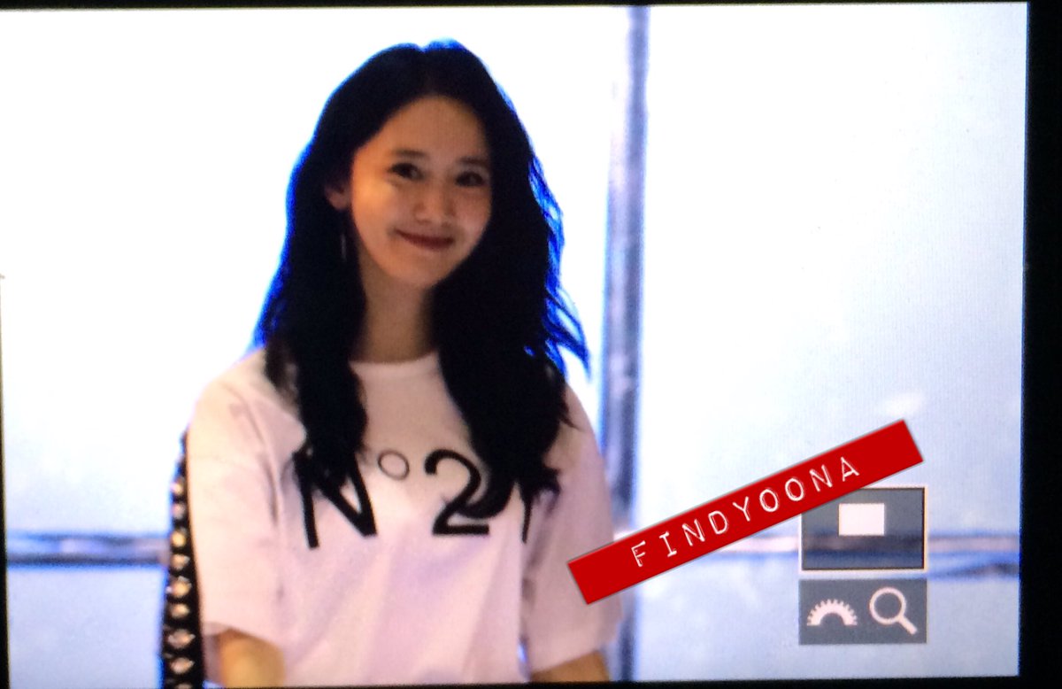 [PIC][21-05-2017]YoonA tham dự “YOONA ♥ BIRTHDAY PARTY"” tại SM COEX vào hôm nay DAWXlKxVwAA_LKM