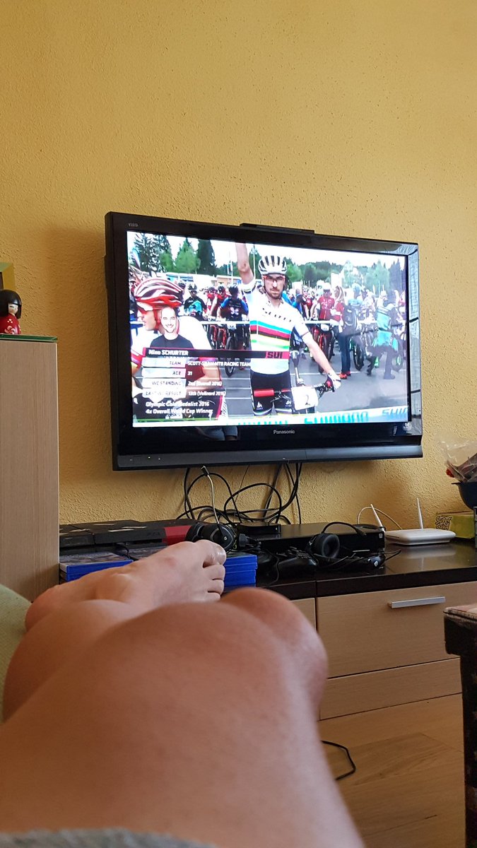 And......it goes....!!! <a href="/RedBullTV/">RedBullTV</a> <a href="/UCI_MTB/">UCI MTB</a> .....nervous like been there !! Can't understand it!!!