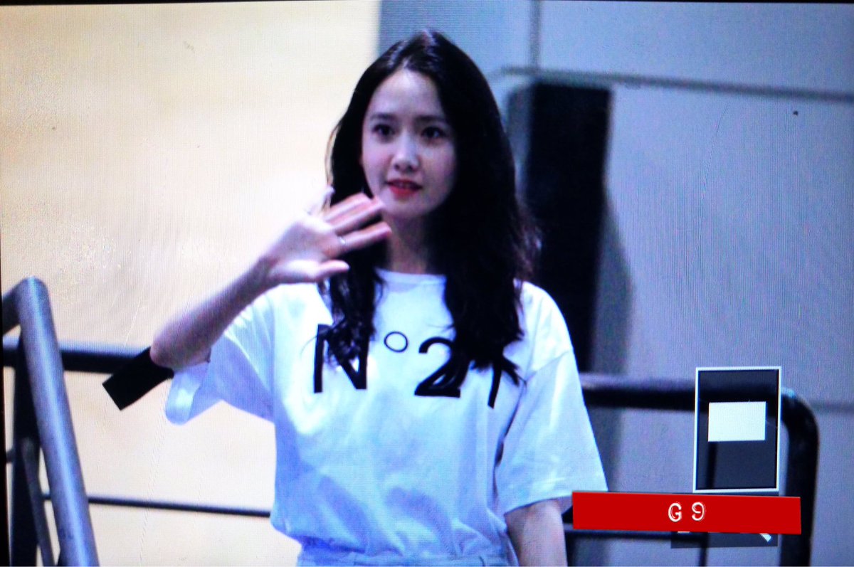 [PIC][21-05-2017]YoonA tham dự “YOONA ♥ BIRTHDAY PARTY"” tại SM COEX vào hôm nay DAWYaOqVYAE-alv